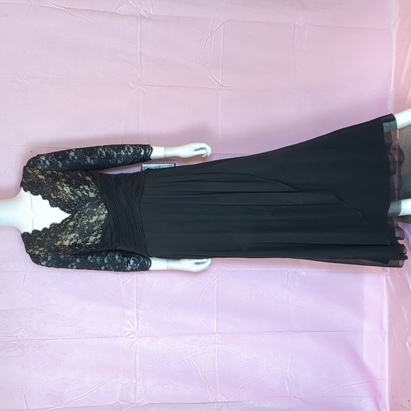 Jessica Howard Black 3/4 Sleeve Lace and Sequins Evening Formal Gown size 12 - Picture 1 of 6